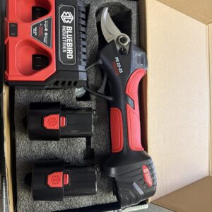 Blue Bird PS23-25 FASTER: La Forbice a Batteria Ideale per Potatura e Lavori di Giardinaggio Professionale